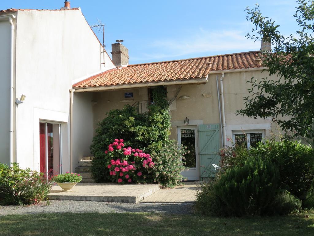 L'Aubinoise Bed & Breakfast Saint-Aubin-la-Plaine Bagian luar foto