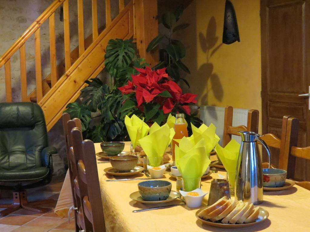 L'Aubinoise Bed & Breakfast Saint-Aubin-la-Plaine Bagian luar foto