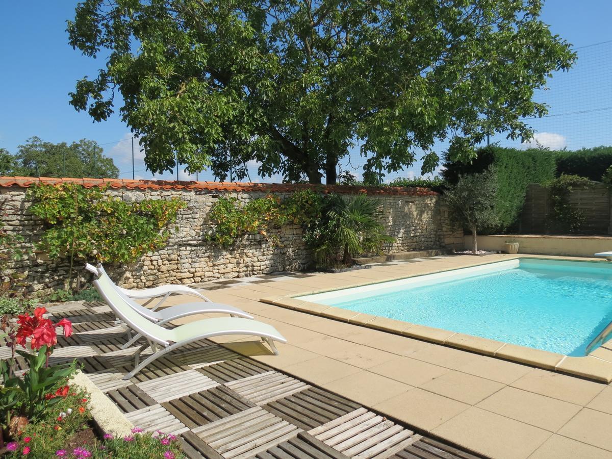 L'Aubinoise Bed & Breakfast Saint-Aubin-la-Plaine Bagian luar foto